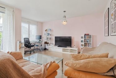 CASATAX – Bright and Cross-Through Apartment