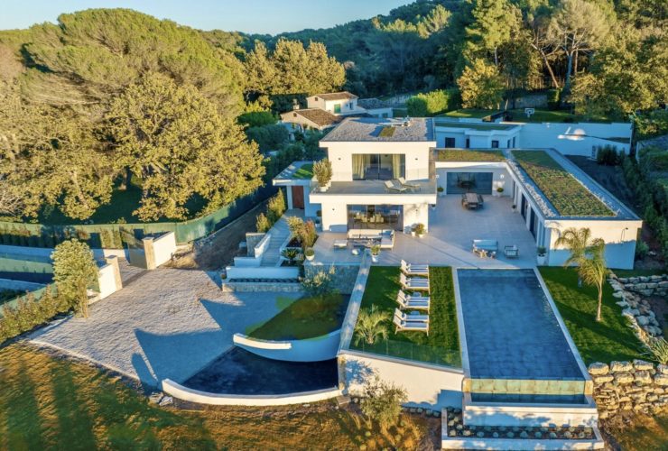 CONTEMPORARY VILLA
