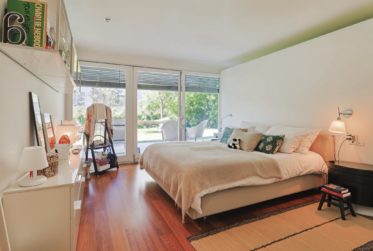 Exclusive! Beautiful and spacious 5 rooms apartment with garden