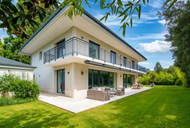 11 Rooms House, Modern house