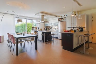 Exclusive! Beautiful and spacious 5 rooms apartment with garden