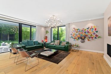 11 Rooms House, Modern house