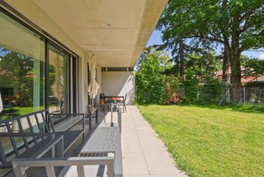 5 Rooms Flat, Apartment with garden