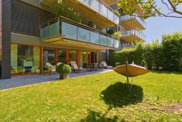 Exclusive! Beautiful and spacious 5 rooms apartment with garden