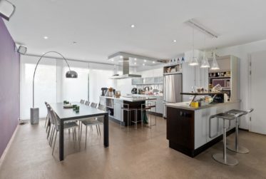 En Exclusivité | Magnifique et spacieux appartement 5 pièces avec jardin.