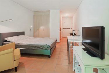 Exclusivité – Studio avec extérieur aux Eaux-Vives