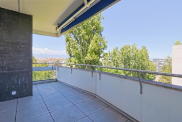 Bel appartement rénové avec vue – Quartier résidentiel de Florissant