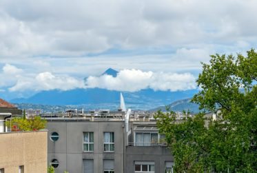 Quartier des Nations – Spacieux appartement de 6 pièces avec deux balcons vue sur le jet d'eau