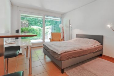 Exclusivité – Studio avec extérieur aux Eaux-Vives