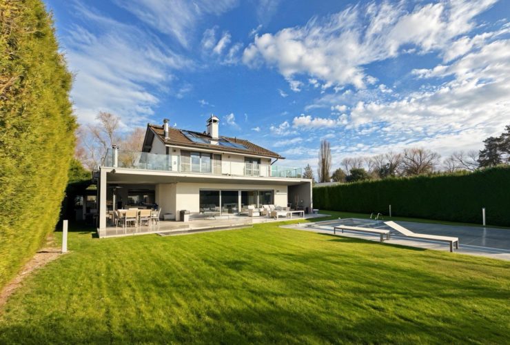 Elegant and Modern Detached House