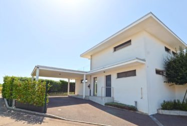 Elegant Contemporary House in Anières