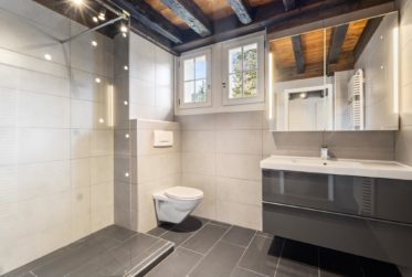 MANOR HOUSE WITH LAND RESERVE