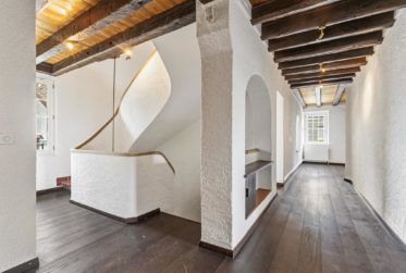 MANOR HOUSE WITH LAND RESERVE