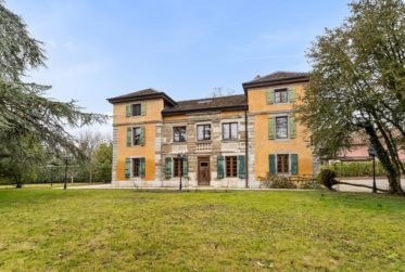 MANOR HOUSE WITH LAND RESERVE