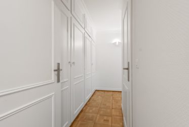 Appartement traversant avec balcons, entièrement rénové & piscines sur le toit