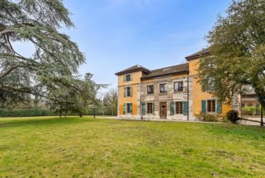 MANOR HOUSE WITH LAND RESERVE